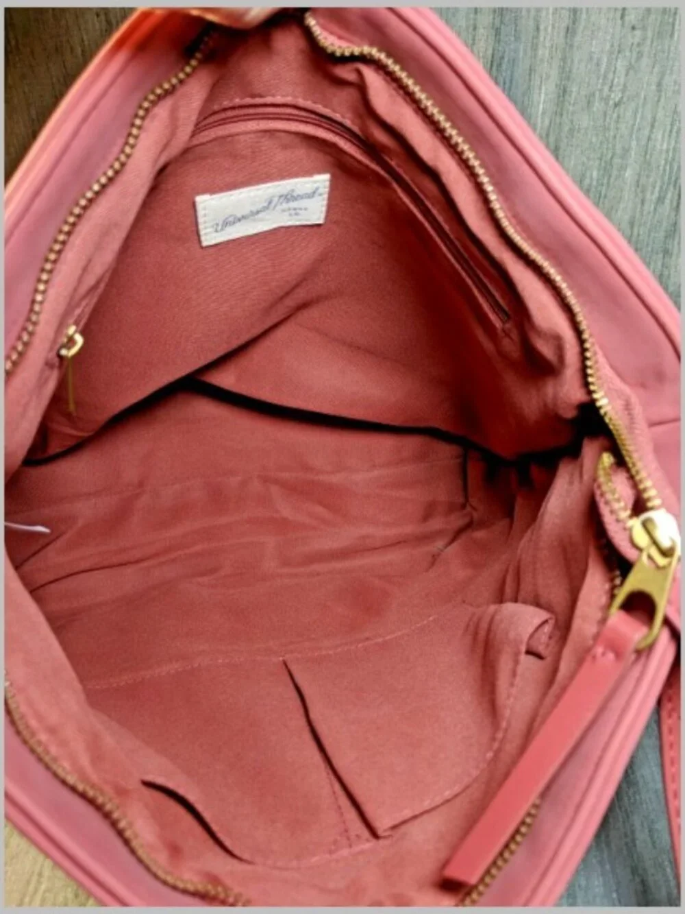 Universal Thread Coral Hobo Shoulder Bag Crossbody Purse Removable Strap Pocket